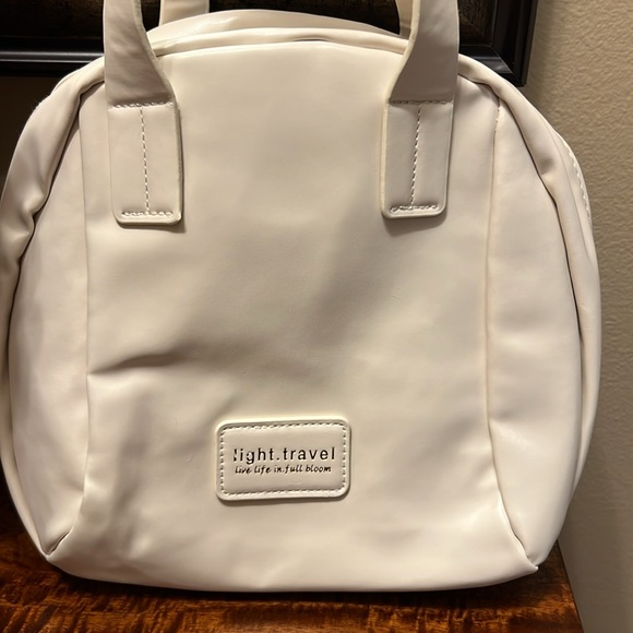 Light.Travel Travel Bag in Ivory, New, No Tags - Picture 3 of 13